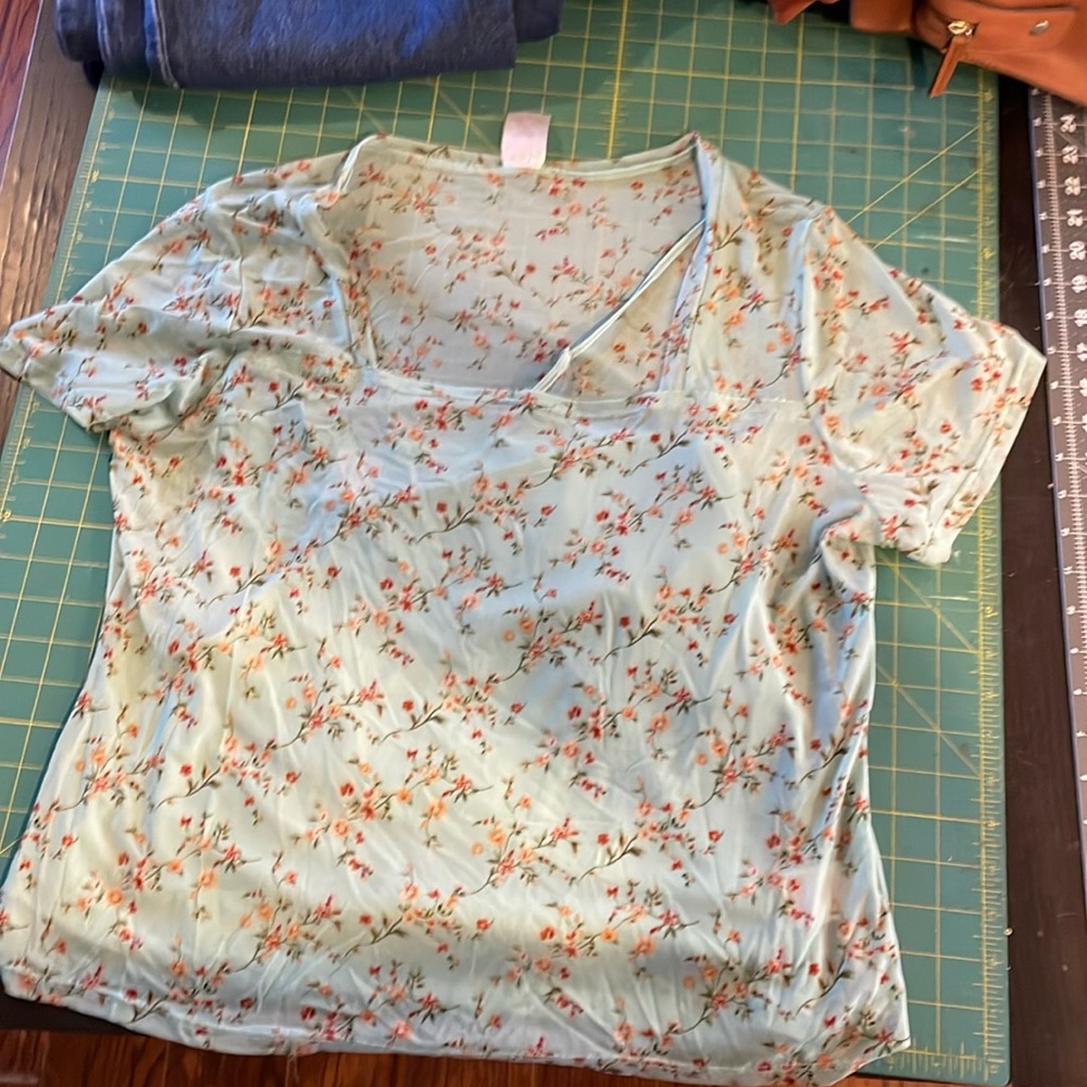Cute square neck floral top